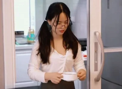 Nàng bị cha dượng chịch