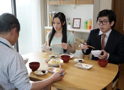 Con dâu quá nứng banh vùng kín ra cho bố chồng phang